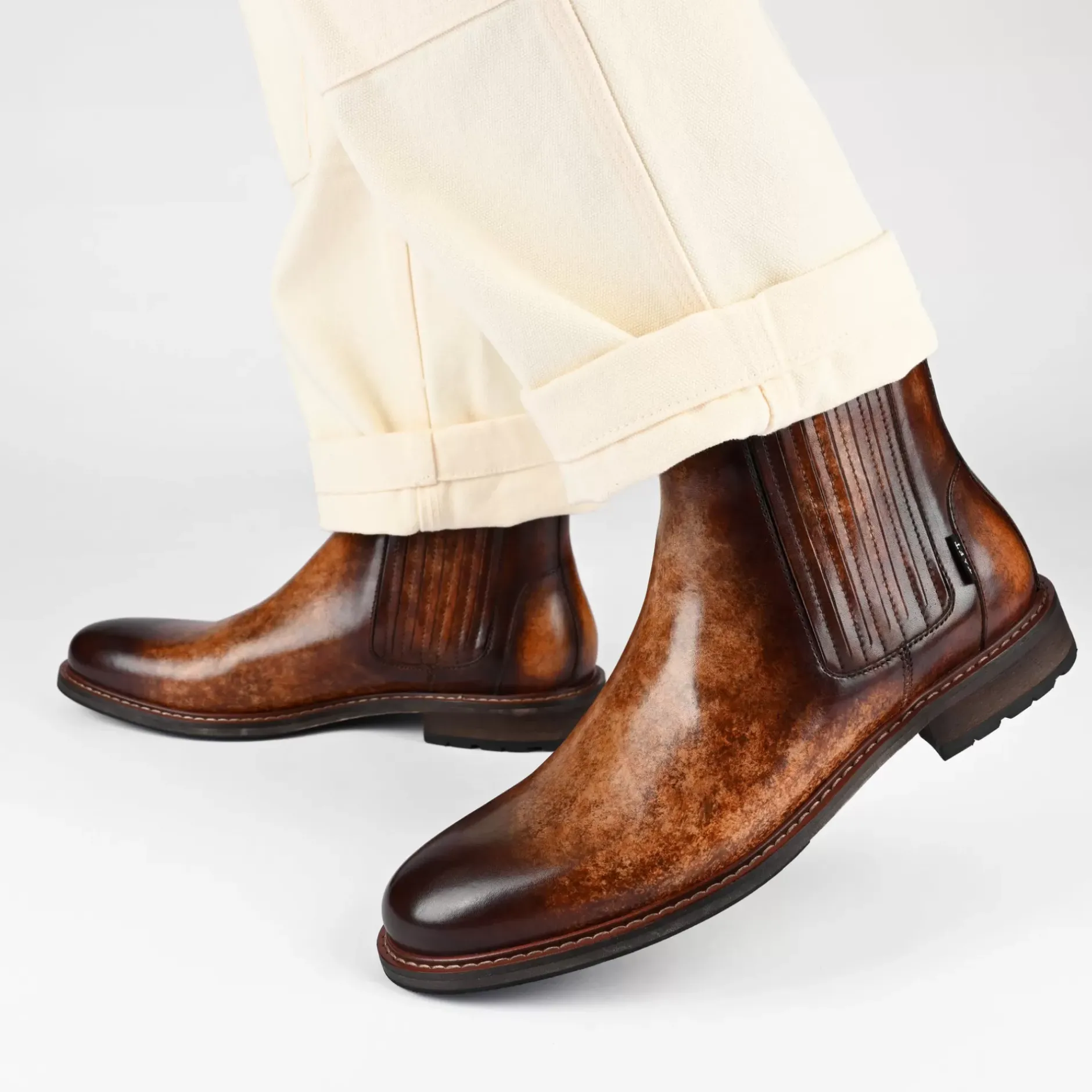 TAFT Taft 365|Chelsea Boots>Model 010 Boot In Walnut