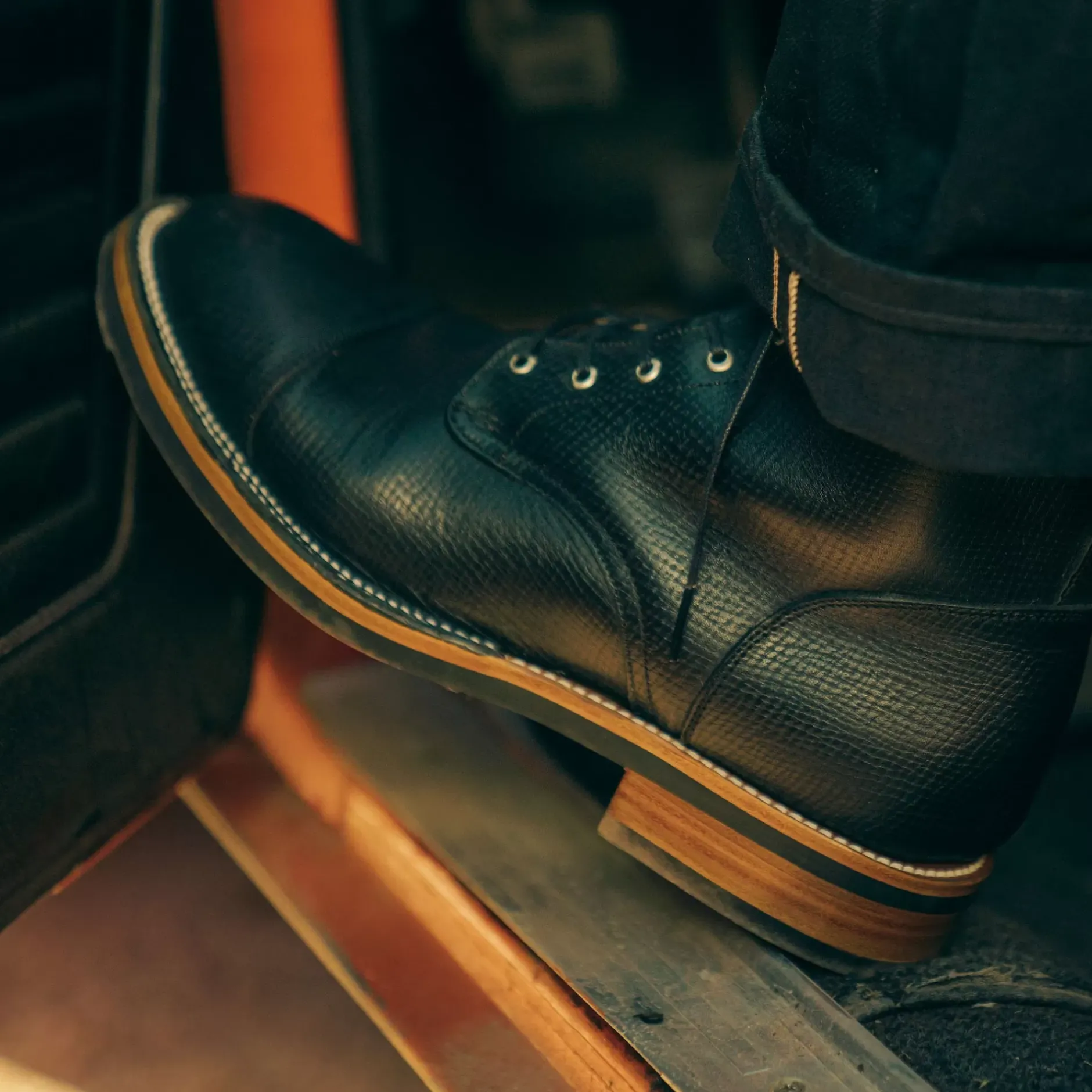 TAFT Taft Stitchdown|Boots>The Legacy Boot In Black Hatch - Reindeer Leather |