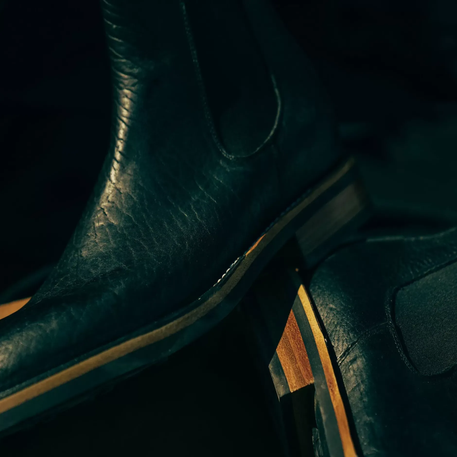 TAFT Taft Stitchdown|Chelsea Boots>The Legion Boot In Black Bison Leather |